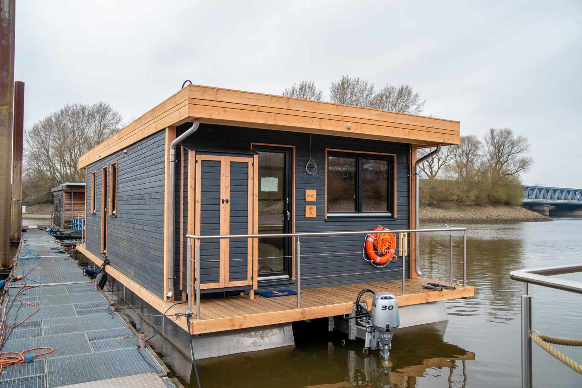 Komfort-Hausboot Diva Mit Kamin Hamburg Exterior foto